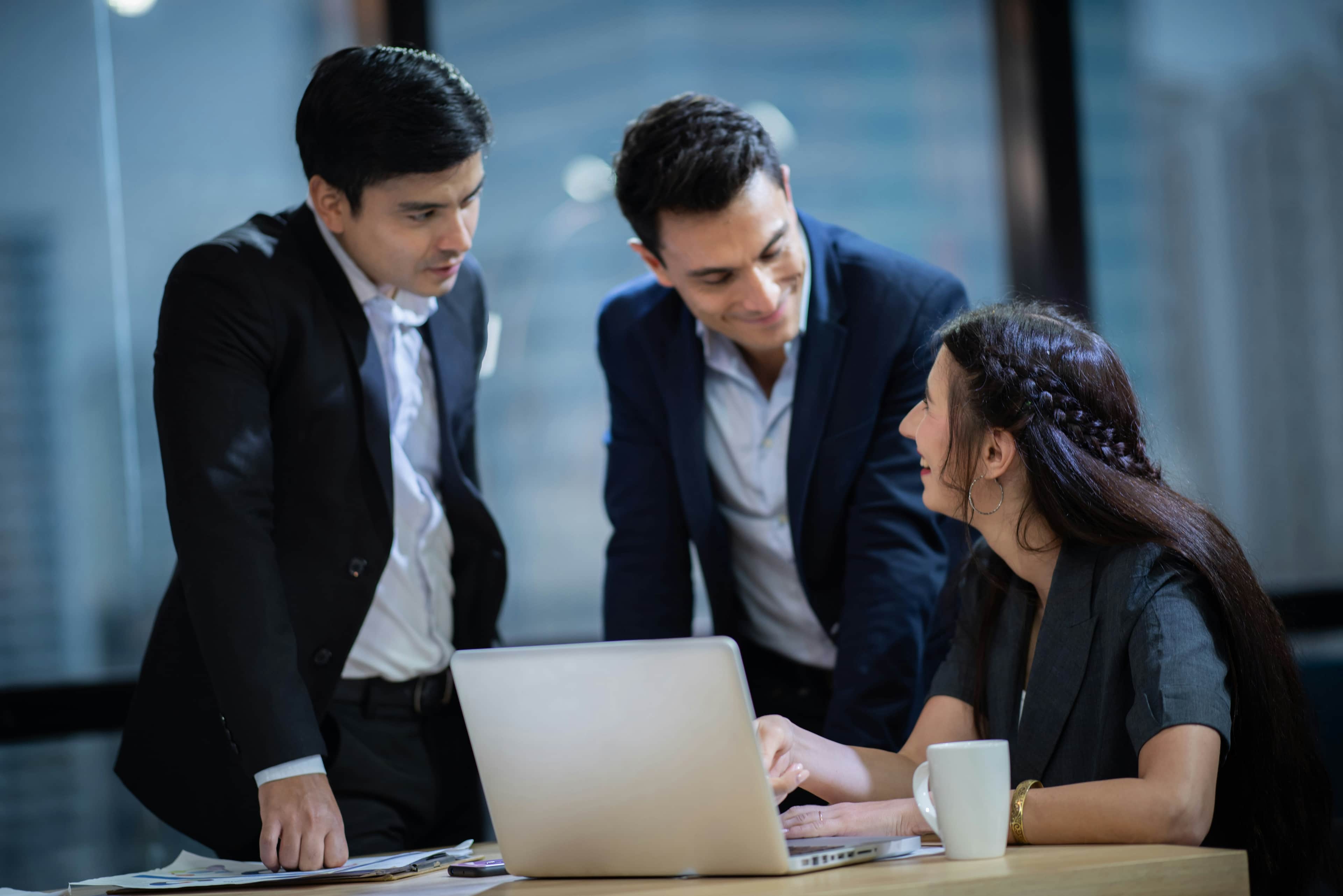 Laboratory audit lead presenting process findings